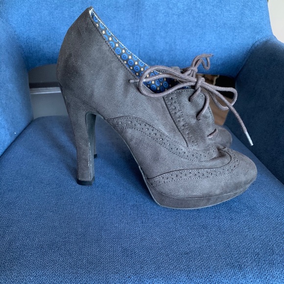 Booties - Picture 2 of 4